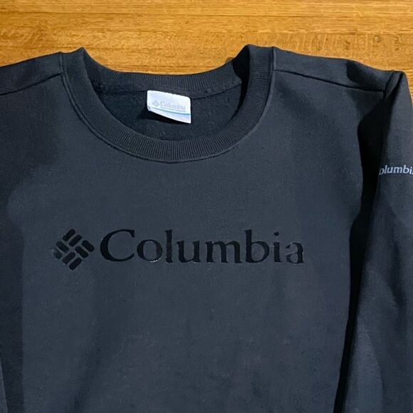 Columbia Woman’s Logo Crew Black NWT - Picture 2 of 12